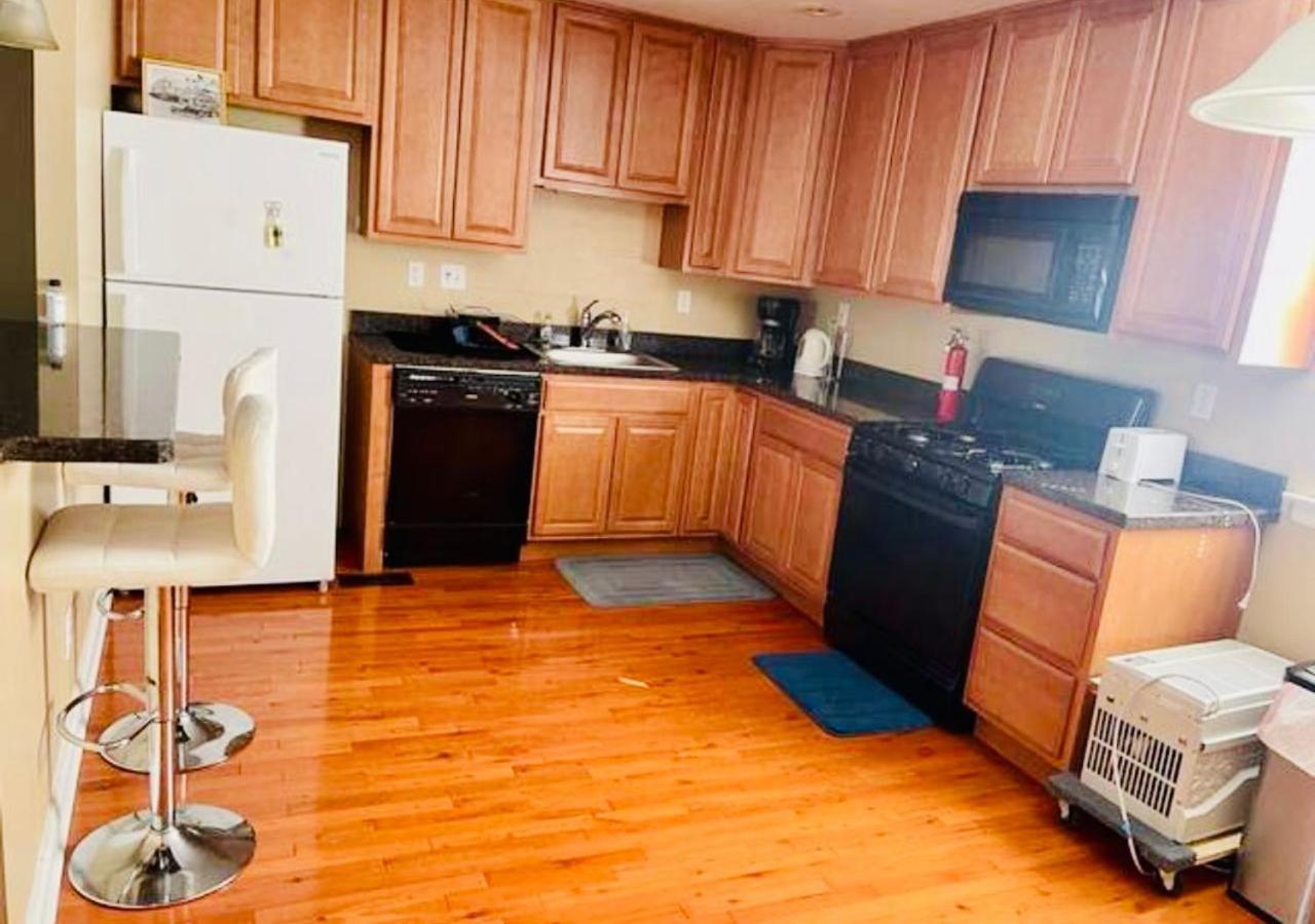 Tuscany 2900 - Classic Italian Style 3br W Parking Near Airport Philadelphia