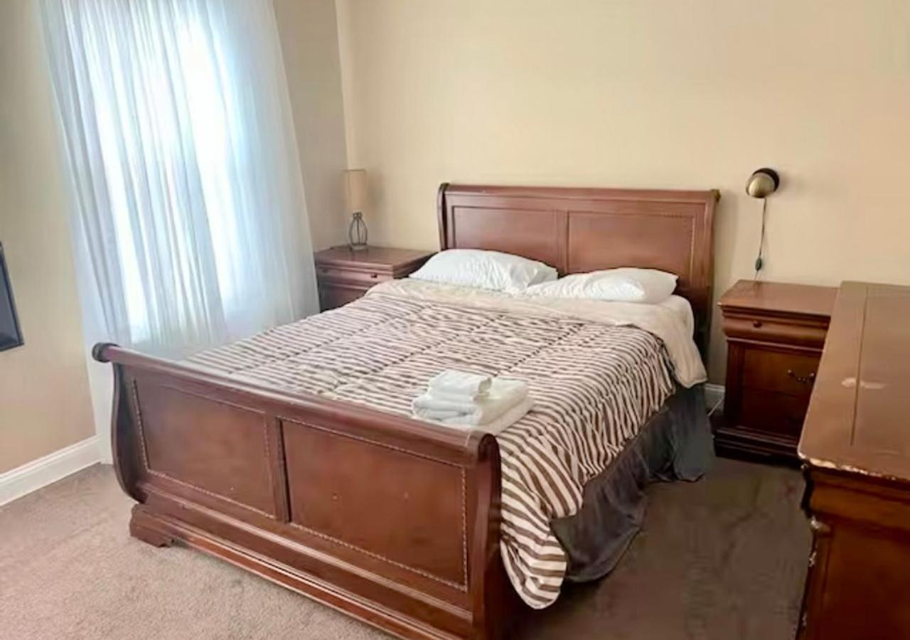 Tuscany 2900 - Classic Italian Style 3br W Parking Near Airport Philadelphia