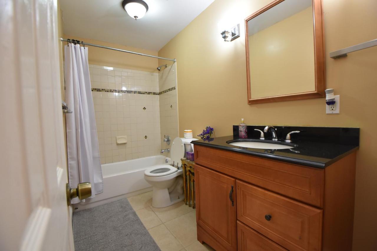 Tuscany 2900 - Classic Italian Style 3br W Parking Near Airport *