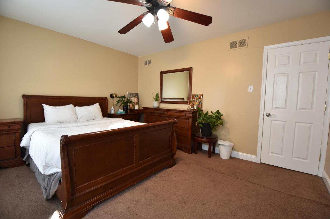 Tuscany 2900 - Classic Italian Style 3br W Parking Near Airport Philadelphia