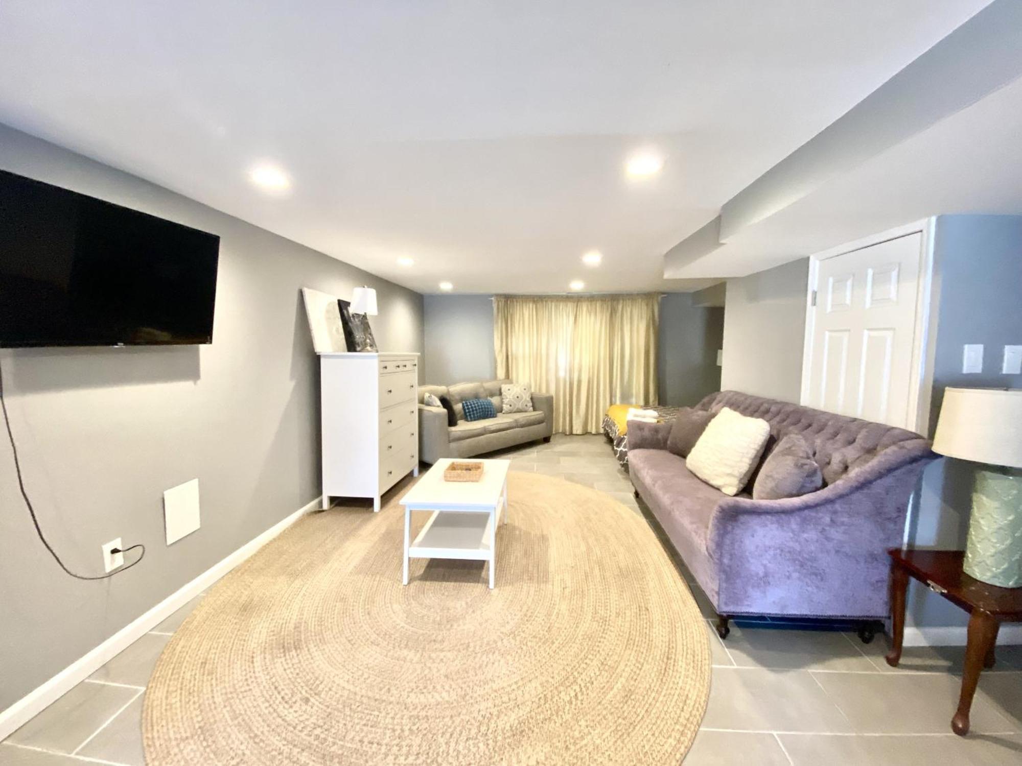 Tuscany 2900 - Classic Italian Style 3br W Parking Near Airport Apartment *