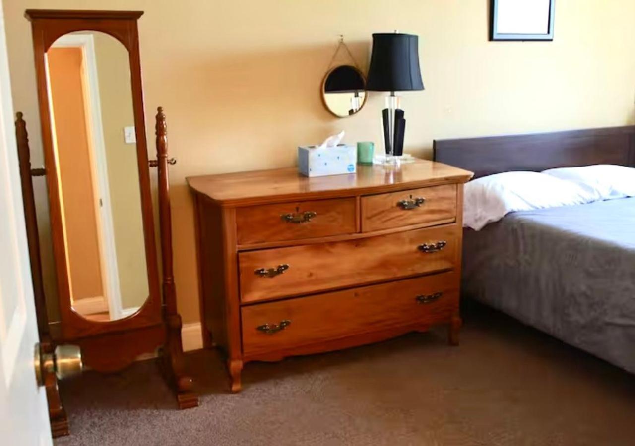 Tuscany 2900 - Classic Italian Style 3br W Parking Near Airport *