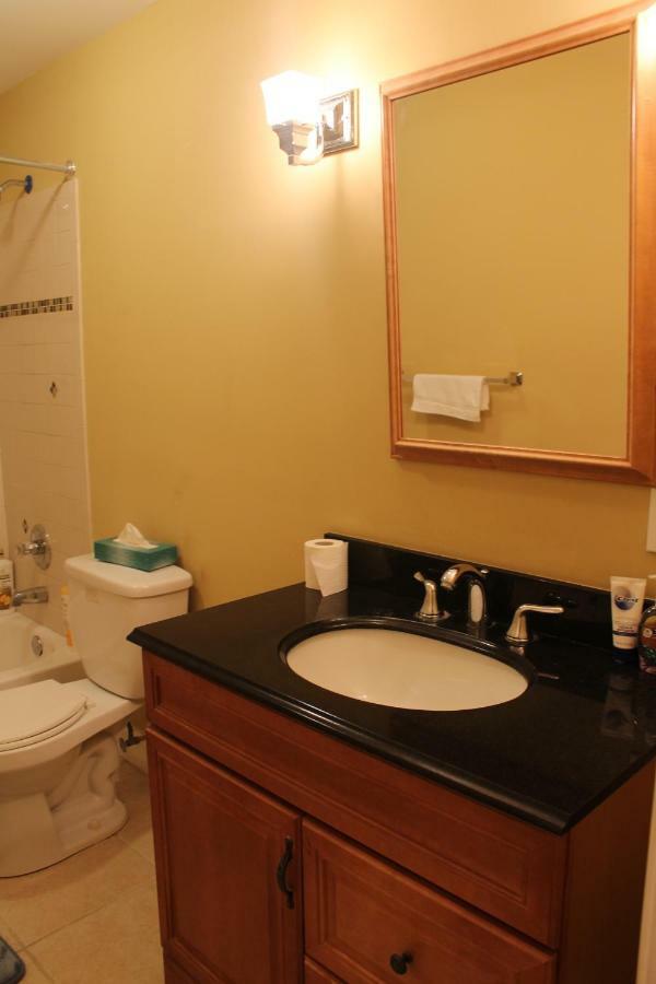 Apartment Tuscany 2900 - Classic Italian Style 3br W Parking Near Airport Philadelphia