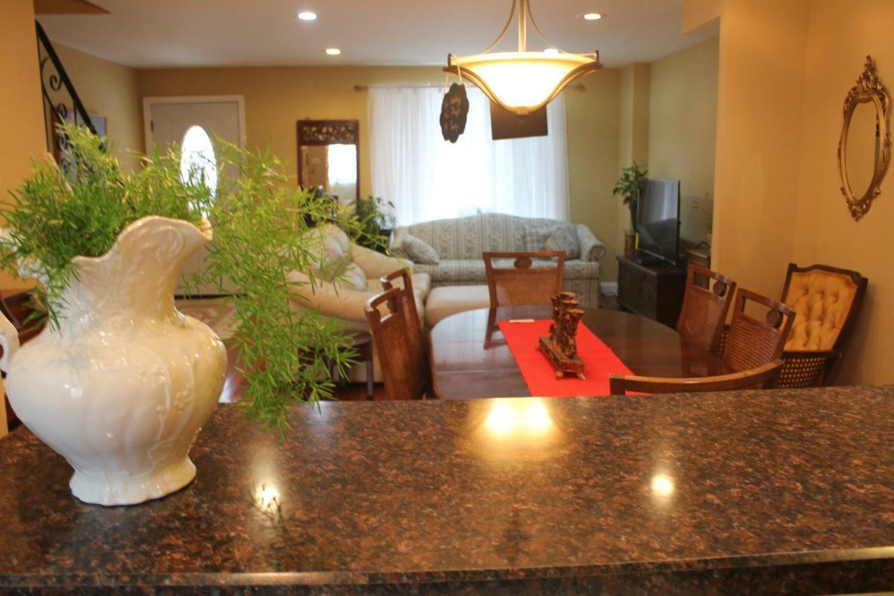 Tuscany 2900 - Classic Italian Style 3br W Parking Near Airport